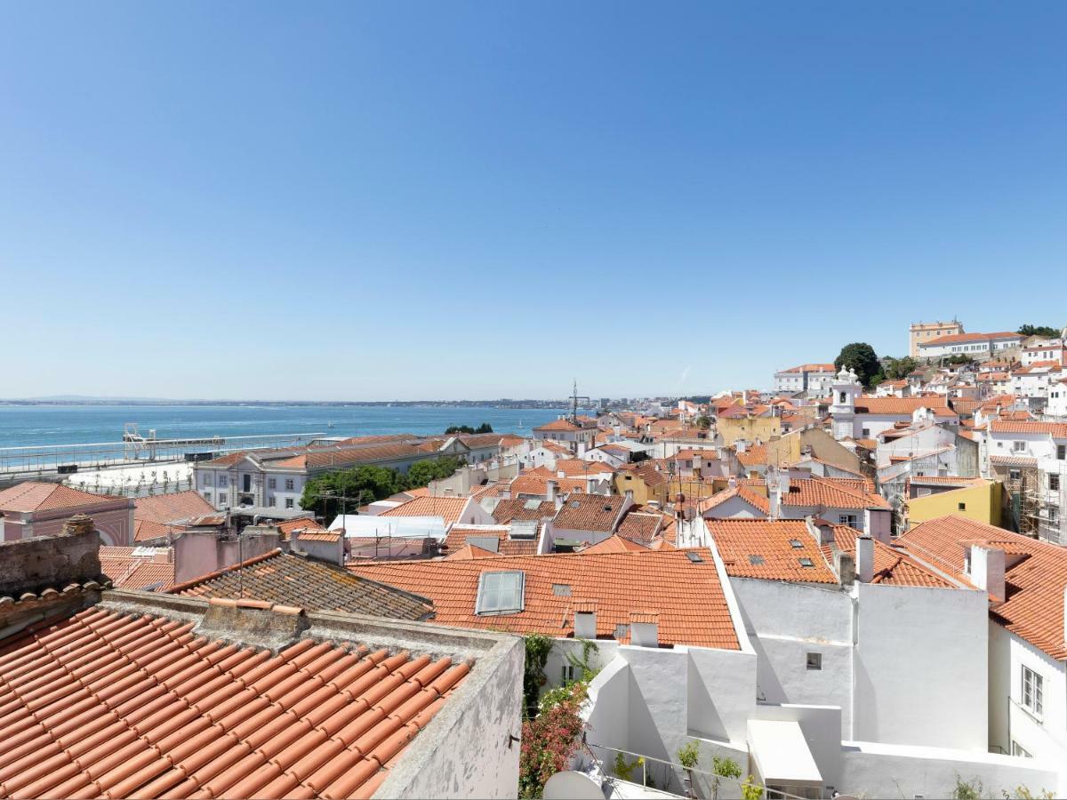 Lisbon Alfama Street View Lisboa Exterior foto