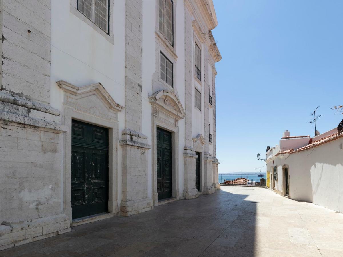 Lisbon Alfama Street View Lisboa Exterior foto