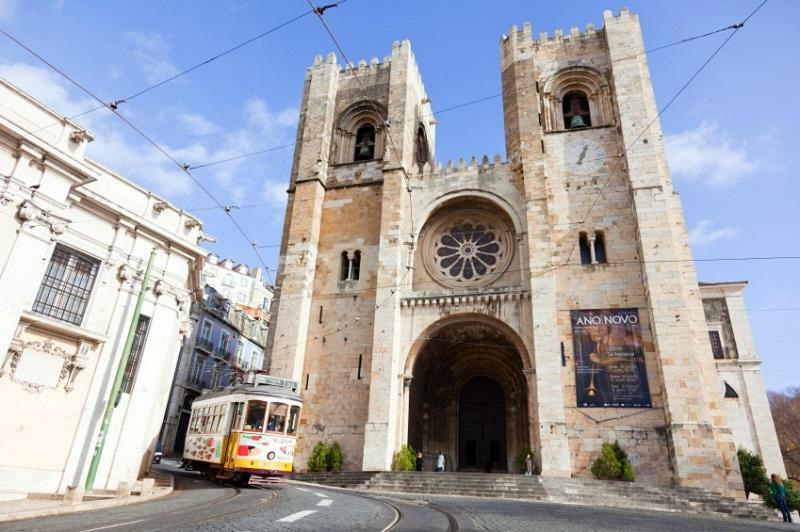 Lisbon Alfama Street View Lisboa Exterior foto